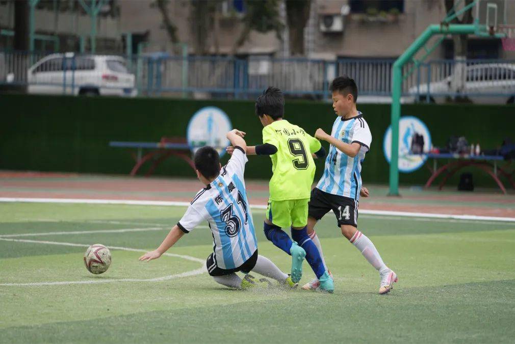 关于球队集体奋勇争先，共同斗志昂扬的信息