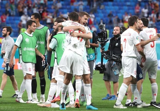 意大利足球精彩对决，双方势均力敌的简单介绍