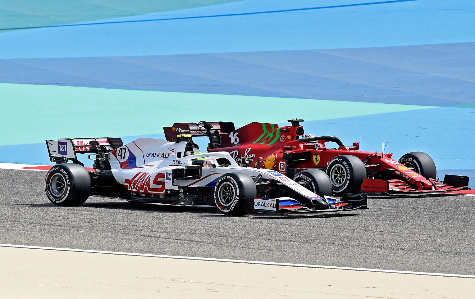 索伯车队碾压哈斯车队，塞恩斯刷新纪录