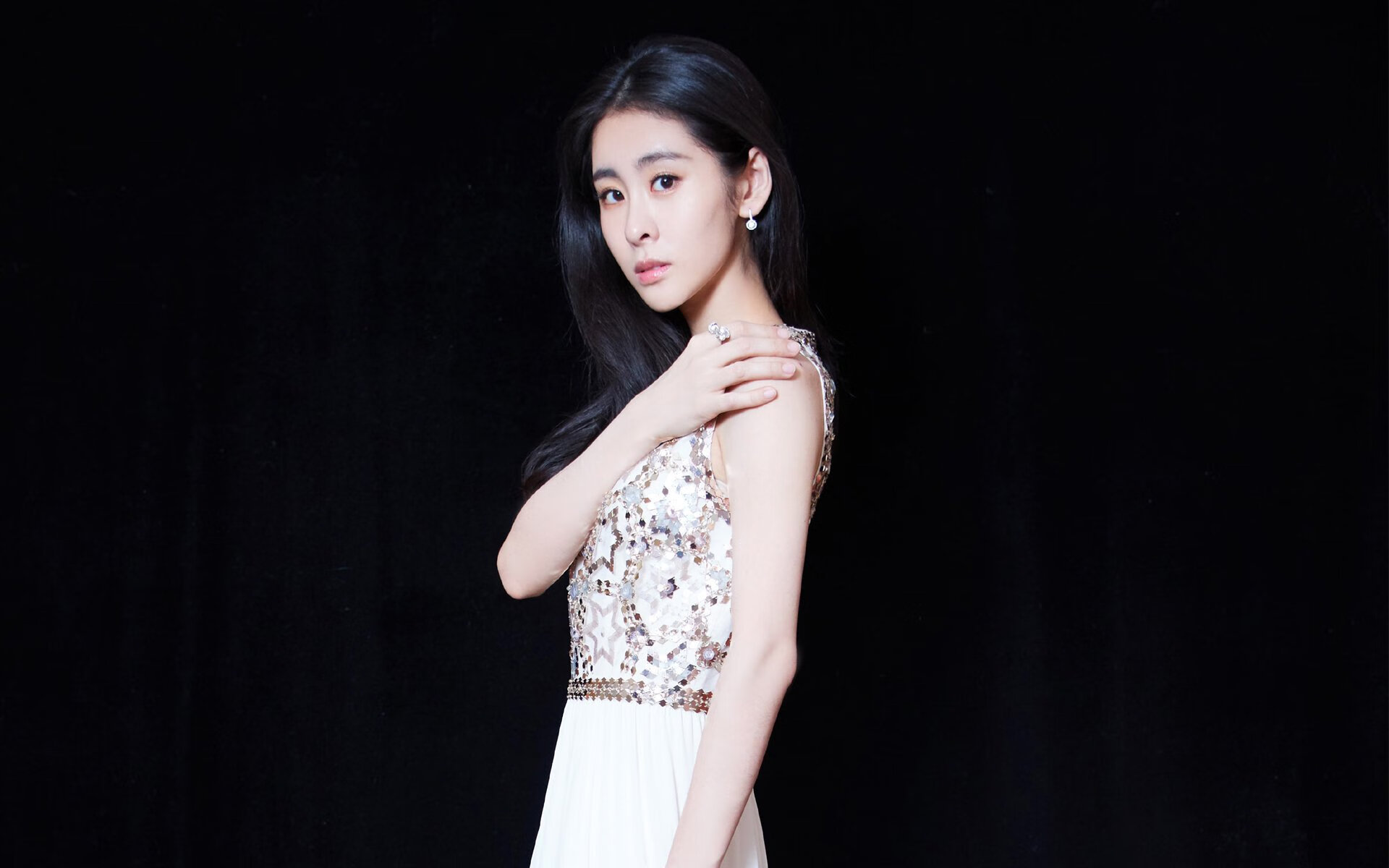 布伦森只手熄灭悬念，当季后赛的夜晚提前迎来终章