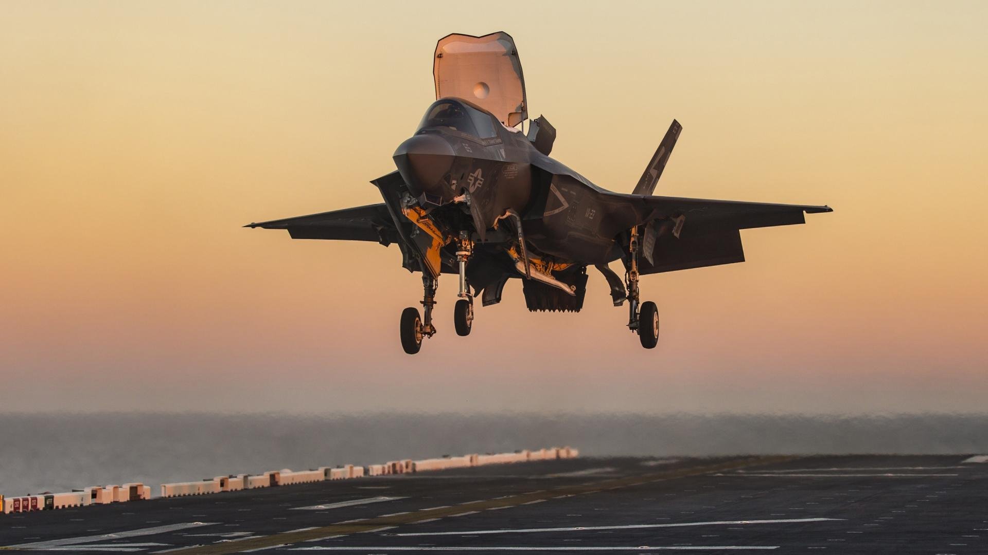 深篮风暴，当东方巨龙缠住西方王权，布克用60分写就统治宣言