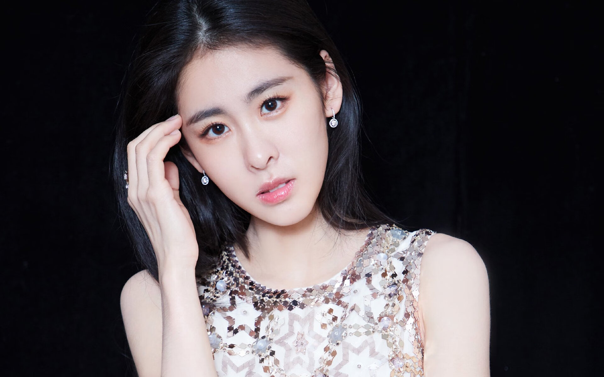 靴间奏鸣曲，当迪巴拉的球靴踏上安哥拉沥青，苏格兰战车何以失声？